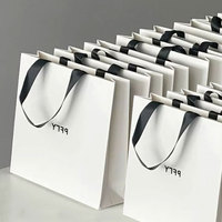 Bolsas de Papel Kraft Personalizadas de Lujo con Impresión a Color para Ropa, Bolsas de Regalo con Logotipo Personalizado para Marcas de Ropa