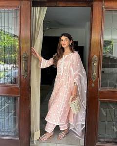 Ensemble de vêtements indiens brodés en soie romaine, style décontracté, réversible, toutes saisons, haut lourd, pantalon et dupatta pour femmes - Product Image 3