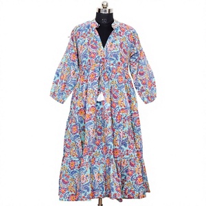 Robe Tunique Midi Moulante Décontractée et Moderne à Col en V, Style Estival Élégant, Lavable, Écologique, Boutonnée, Formelle, 100% Coton pour Femme - Product Image 1