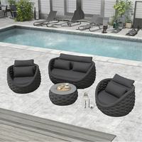 Ensemble de mobilier de jardin et de balcon pour villa : canapé d'extérieur et table basse