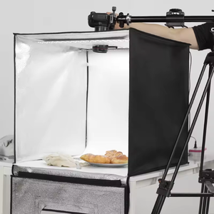 Boîte <span class=keywords><strong>photo</strong></span> avec logo personnalisé 60cm 40W Boîte à lumière LED pour <span class=keywords><strong>studio</strong></span> <span class=keywords><strong>photo</strong></span> Boîte à lumière tente avec arrière-plans en PVC Boîte de <span class=keywords><strong>studio</strong></span> <span class=keywords><strong>photo</strong></span> <span class=keywords><strong>pliable</strong></span> portable - Product Image 1