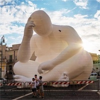 Installation artistique géante gonflable « Le Penseur » – Sculpture blanche minimaliste contemporaine pour exposition d'art public/expositions immersives/centres commerciaux