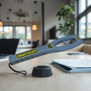 เครื่องตรวจจับโลหะแบบพกพาขนาดกะทัดรัดสำหรับการ<span class=keywords><strong>สอบ</strong></span>และการตรวจ<span class=keywords><strong>สอบ</strong></span>รายการด้วยแบตเตอรี่แบบชาร์จไฟได้และปรับความไวได้ง่าย - Product Image 1