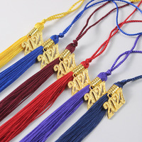 Nicro Wholesale 2027 Pompon coloré avec décoration en métal doré, accessoire de cérémonie et accessoire photo pour toque de remise de diplôme