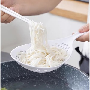 Cucharas para pasta, colador grande de plástico con mango largo para fideos y dumplings, apto para lavavajillas, libre de BPA - Product Image 3
