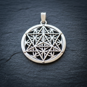 Épingle circulaire en laiton plaqué argent avec motif géométrique Feng Shui gravé, figurine de collection artistique, bijou porte-bonheur, Gujarat - Product Image 4