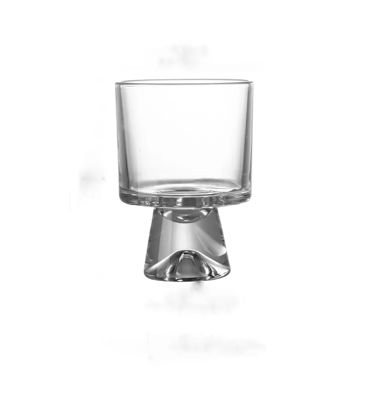 थोक मोटे सोल वाले हाई-लेग्ड आइसक्रीम कप जूस ग्लास कप फ़ूजी लैमिनेटेड ग्लास बार के लिए क्रिएटिव कॉकटेल ग्लास