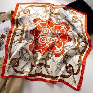 70 सेमी स्टॉक में डिजाइनर पैटर्न साटन स्क्वायर स्कार्फ थोक फैशन स्प्रिंग फ्लोरल मुद्रित महिला रेशम स्कार्फ