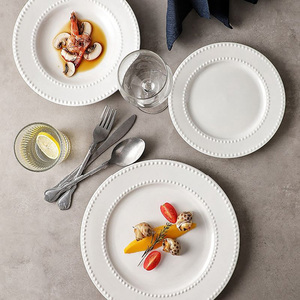 Assiette Ronde Moderne en Céramique Blanche Pure Écologique pour Steak, Pâtes, Salade – Idéale pour Fêtes, Maison, Hôtels et Restaurants - Product Image 4