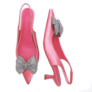 Décolleté con fiocco a punta di grandi dimensioni con strass rosa scarpe con tacco basso da donna <span class=keywords><strong>tacchi</strong></span> corti <span class=keywords><strong>neri</strong></span> con gattino per Slingbacks da donna 2023 - Product Image 2
