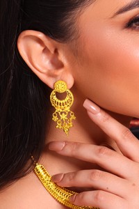 Ensemble de bijoux plaqué or 24 carats pour femmes, collier élégant avec boucles d'oreilles assorties, par Exporters - Product Image 4