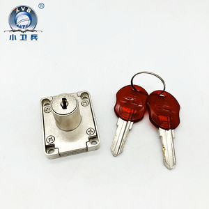 <span class=keywords><strong>Serrure</strong></span> <span class=keywords><strong>de</strong></span> <span class=keywords><strong>meuble</strong></span> <span class=keywords><strong>de</strong></span> haute qualité pour armoire et tiroirs en <span class=keywords><strong>bois</strong></span>, en alliage <span class=keywords><strong>de</strong></span> zinc, avec clé en cuivre, à double verrouillage, directement <span class=keywords><strong>de</strong></span> l'usine chinoise - Product Image 1