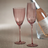 Collection de verrerie optique : Verres à vin, coupes à champagne et coupes à martini en cristal rose, gris, bleu et transparent, à long pied, en promotion