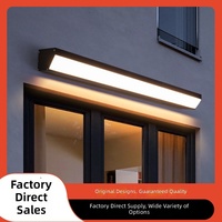 Lampe murale extérieure LED minimaliste moderne en acier inoxydable pour entrées de villas, cours, éclairage solaire, vente en gros directe d'usine