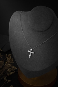 Collier pendentif classique en or jaune massif 10 carats avec diamant rond brillant de 1,03 ct cultivé en laboratoire |   Diamant de laboratoire CVD taille brillant rond - Product Image 2