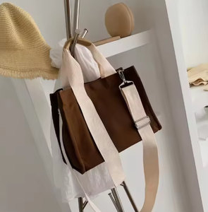 Sac à main pour femme avec logo personnalisé, sac à main léger - Product Image 1