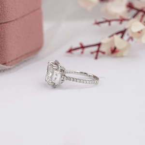 Anillos de diamantes de laboratorio nupcial de diseño minimalista para mujer, Halo de tres diamantes cultivado en laboratorio de corte radiante cuadrado con anillos de acento al por mayor - Product Image 6