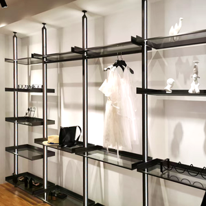 Étagère à vêtements réglable et antidérapante personnalisable pour armoire, cintres rétractables avec bande d'éclairage LED - Product Image 2