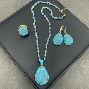 Collar de Aguamarina Natural con Colgante de Piedra, Cristal Azul como el Hielo con Detalles de Perla, Elegancia Minimalista para Mujer - Product Image 4
