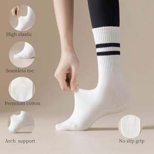 Custom logo Yoga Socks <b>Pilates</b> Grip Socks Women Anti slip Yoga <b>Pilates</b> Socks Wholesale - Product Image 5