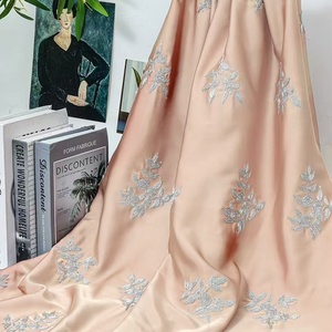 Tela de Encaje Elegante con <span class=keywords><strong>Bordado</strong></span> de Hojas de Satén Suave, Encaje con Flores Bordadas para Vestido Cheongsam, Tela para Vestido de Mujer - Product Image 1