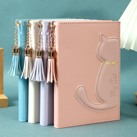 Carnet de notes en cuir PU gaufré motif chat mignon avec fermeture éclair, pendentif pompon, agenda de poche, logo personnalisé, cadeau de papeterie pour filles