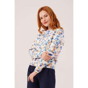 Pull en maille anti-boulochage décontracté pour femme, motif feuilles imprimé numériquement, couleur blanc cassé, manches longues, collection automne, écoresponsable - Product Image 3