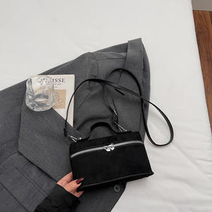 กระเป๋าใส่อาหารกลางวัน<span class=keywords><strong>หนัง</strong></span>กลับกันน้ำคุณภาพพรีเมียม ฤดูใบไม้ร่วง/ฤดูหนาว 2025 สไตล์เรโทรข้ามพรมแดน ดีไซน์หรูหราแบบมือถือ - Product Image 1