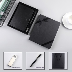 Set Regalo Taccuino A5 con Copertina Rigida in Similpelle, 100 Fogli, Rilegatura a Filo, Logo Personalizzato, Chiavetta USB, per Aziende - Product Image 2