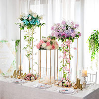 Support à fleurs carré en métal plaqué or de haute qualité et durable avec plateau en acrylique pour centres de table de mariage et décorations au sol