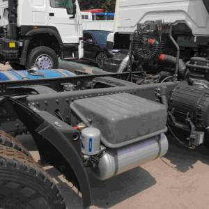 Camion tracteur HOWO NX 6X4 diesel d'occasion avec châssis robuste pour le transport de marchandises en vrac - Product Image 5