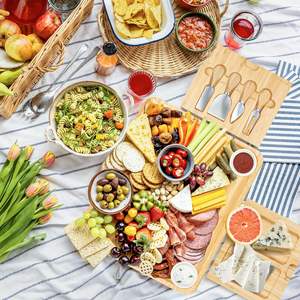 Набор бамбуковых сырных досок с 2 керамическими чашами, деревянное мясное блюдо, сервировочный поднос и набор ножей - Product Image 2