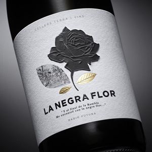 Tùy Chỉnh Đám Cưới Rượu Vang Nhãn Dán Không Thấm Nước Dính <span class=keywords><strong>3D</strong></span> Dập Nổi Lá Vàng Kết Cấu Bông Thủ Công Giấy UV In Nhãn - Product Image 1