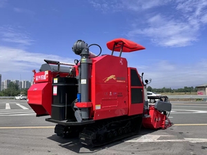 Moissonneuse-batteuse à alimentation complète pour <span class=keywords><strong>riz</strong></span> <span class=keywords><strong>paddy</strong></span> 4LZ-6.0Z pour la récolte sur les grandes exploitations agricoles - Product Image 3