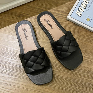 Pantuflas de invierno personalizadas al por mayor, pantuflas de felpa para interiores, pantuflas suaves para el hogar, pantuflas de lana de color liso. - Product Image 2