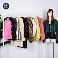 Jaket Fashion Bekas untuk Wanita-Pakaian Bekas Berkualitas Tinggi Koleksi Musim Gugur/Dingin Bahan Campuran Dijual Per Kilogram Pabrik