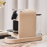 Machine à café compacte et élégante en cuir beige pour la maison et le bureau