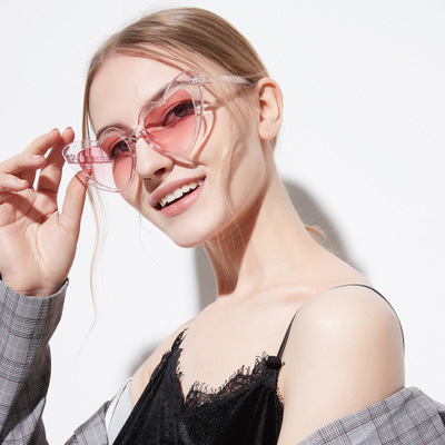 Female Classic Fashion Love Heart PC Frame AC Lens Sunglasses Women Cute Retro Cat Eye Sun Glasses Sexy Eyewear UV400 W503