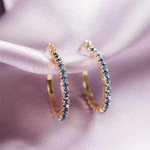 Orecchini a Perno con Cristalli Incastonati per Donne, Accessori di Moda Minimalisti per Uso Quotidiano - Product Image 1