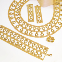 Ensemble de bijoux de haute qualité de nouvelle conception en gros, collier, bracelet, boucles d'oreilles, bague, ensemble de quatre pièces, cadeau de fête de mariage pour femmes