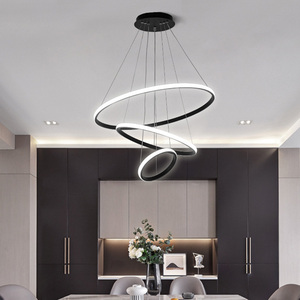 Lampe à <span class=keywords><strong>suspension</strong></span> décorative moderne dorée à <span class=keywords><strong>trois</strong></span> cercles <span class=keywords><strong>Suspension</strong></span> en acrylique de luxe pour le salon Lampe à <span class=keywords><strong>suspension</strong></span> LED pour la maison - Product Image 2