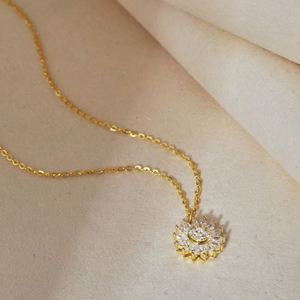 Collier pendentif fleur soleil en argent sterling 925 rhodié plaqué or 18 carats avec zircone 5A, design simple et tendance pour femmes et filles, Dylam - Product Image 4