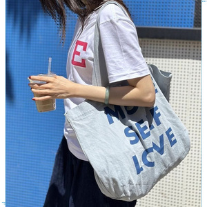 Sacs de shopping personnalisables <span class=keywords><strong>en</strong></span> <span class=keywords><strong>tissu</strong></span> coloré imprimé sur mesure, sacs fourre-tout <span class=keywords><strong>en</strong></span> toile vierge <span class=keywords><strong>pour</strong></span> la plage, cadeaux de créateur <span class=keywords><strong>pour</strong></span> femmes - Product Image 2
