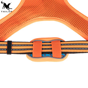 テールアップスポーツスタイルソフトハーネス犬用通気性安全メッシュ反射性クイックリリース機能ネックパディングネバーチョーク - Product Image 4