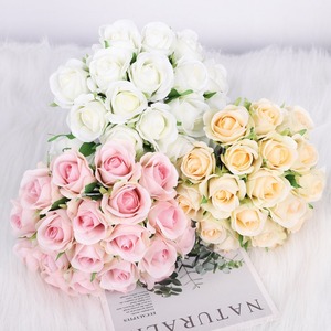 20 teste di seta bocciolo di rosa artificiale <span class=keywords><strong>sposa</strong></span> Bouquet fiore basso MOQ <span class=keywords><strong>per</strong></span> la laurea di natale decorazioni di Pasqua di Halloween di piccole dimensioni - Product Image 2