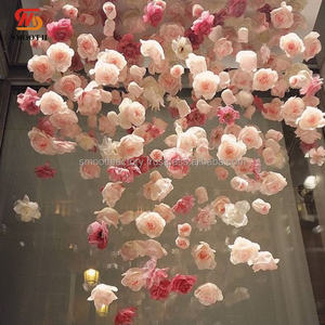 Guirlande de fleurs roses personnalisée pour les événements de mariage, style luxueux et élégant, décoration de plafond privée suspendue - Product Image 3