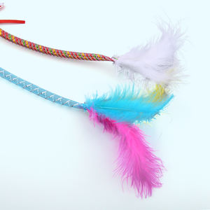 Ecológico divertido pluma cinta interactiva gato juguete manguera elástica campana gato Teaser Stick para gato - Product Image 4