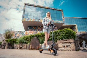 Trottinette électrique EU KUKIRIN Pro pour adultes avec moteur 600W, 15 vitesses, jusqu'à 45 km/h, autonomie 50 km, nouvelle version été 2024, 9 pouces - Product Image 2