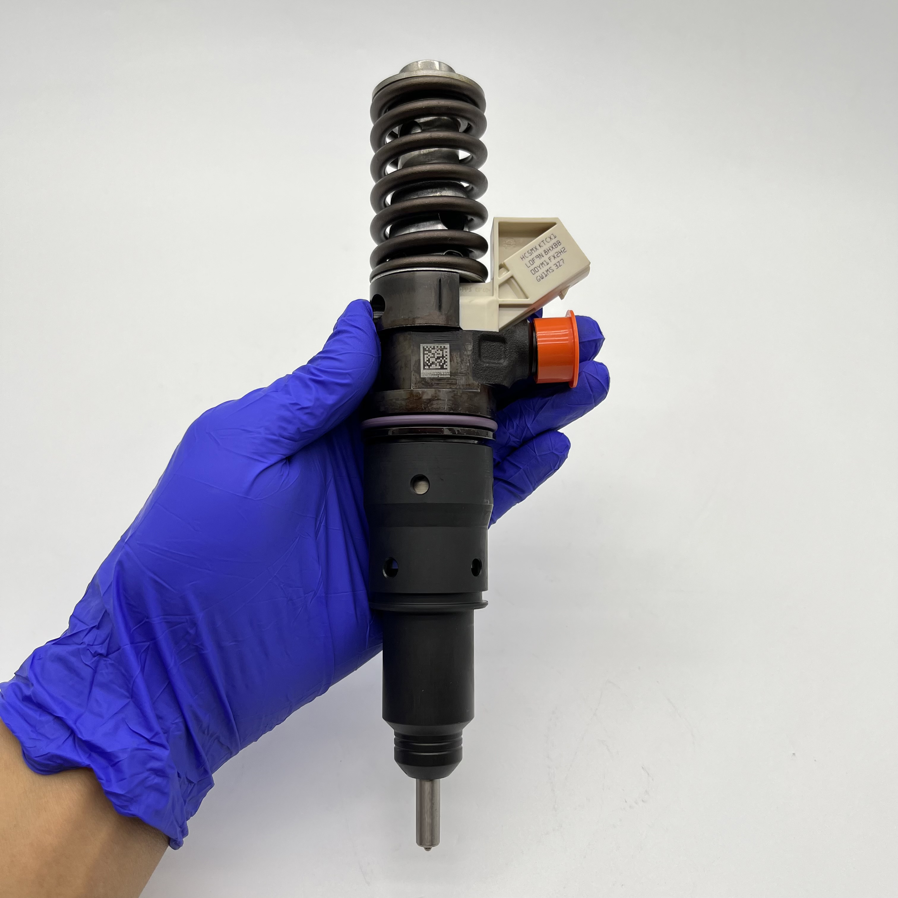 F2 diesel fuel Injector 1112005-E9300 28681993 for Dongfeng DDi11E460-60 Common rail injector 1112005-E9300 28681993