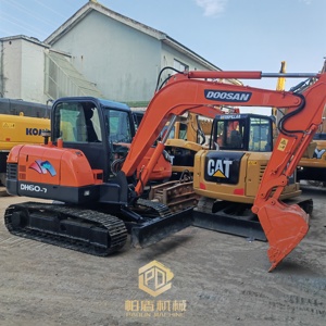 Mini-excavatrice sur chenilles d'occasion Doosan DH60-7 de haute qualité, d'origine coréenne, 6 tonnes, bon état, faible consommation de carburant, entretien facile - Product Image 2